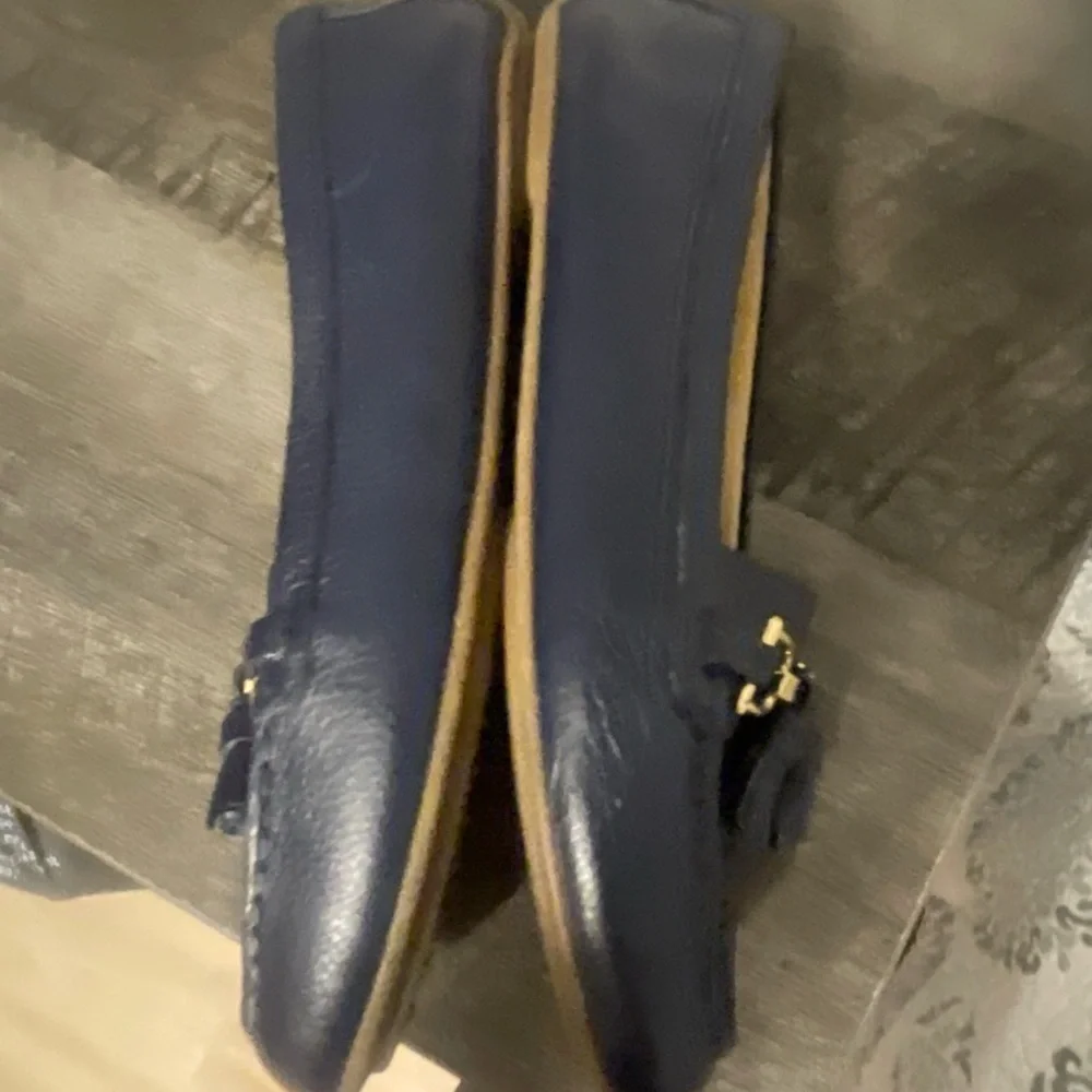 Talbots Navy Blue Leather Loafers with Gold Hardware Made In Vietnam Size 8M